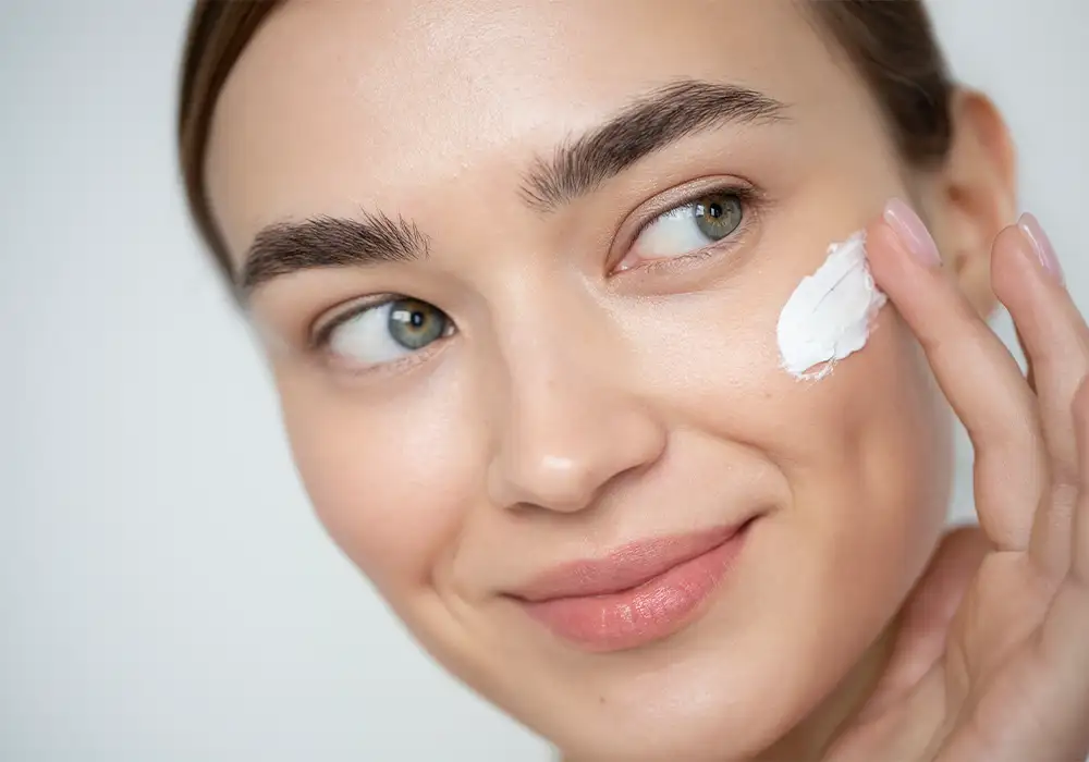 10 تا از بهترین آبرسان ها برای پوست چرب